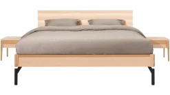 Outlet Bed Sky met hoofdbord hout en poten metaal Bedframe